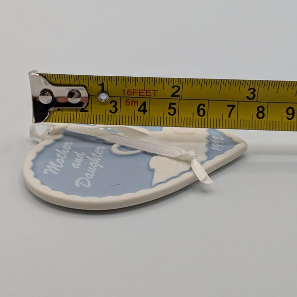 Hallmark Keepsake Mother and Daughter 1998, Vintage Porcelain Christmas Ornament - Picture 9 of 10